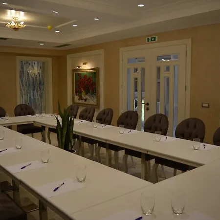 Lot Boutique By And Preference Hotel