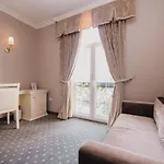 Lot Boutique By And Preference