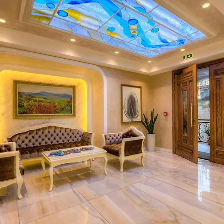 Lot Boutique By And Preference 5*