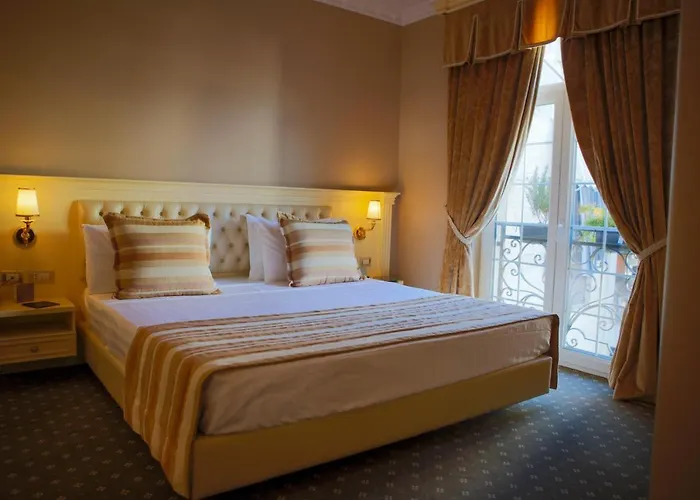 Lot Boutique By And Preference 5*