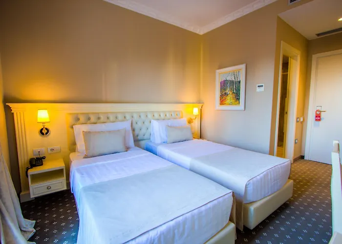 Lot Boutique By And Preference 5*