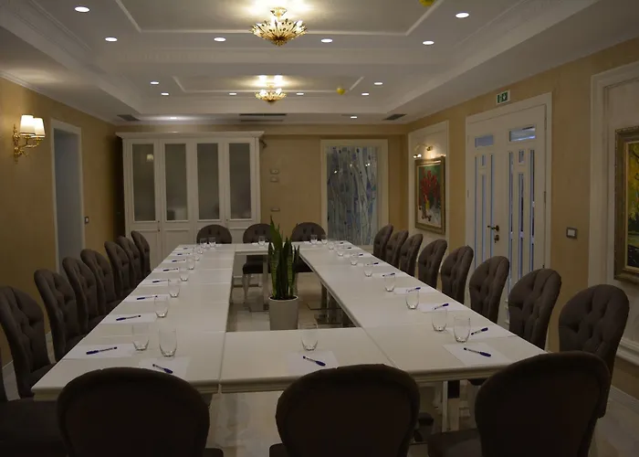 Lot Boutique By And Preference 5*