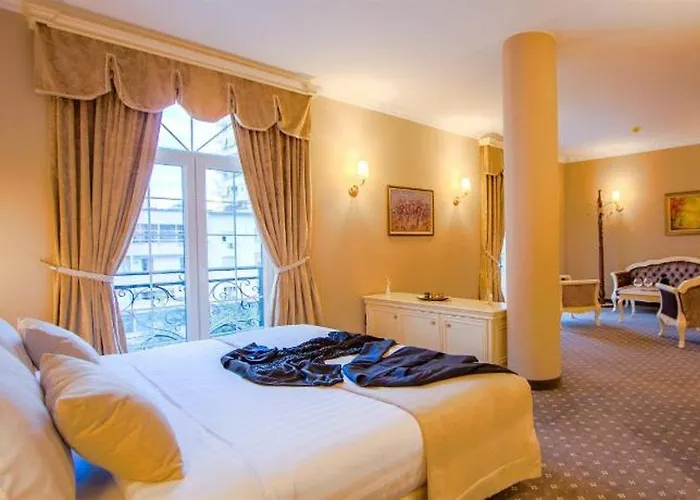 Lot Boutique By And Preference 5*